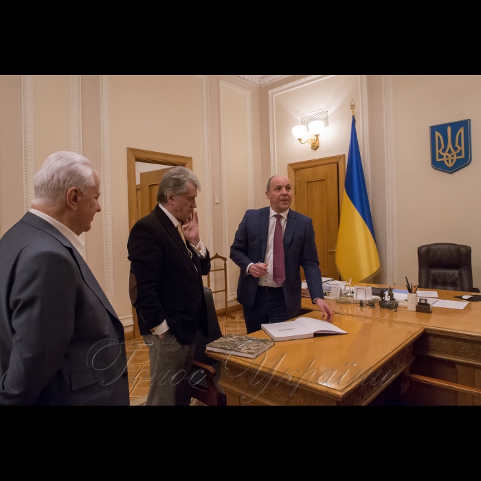 14 лютого 2018 Голова Верховної Ради відгукнувся на пропозицію Президентів України щодо запровадження Дня української державності.
Голова Верховної Ради Андрій Володимирович Парубій провів зустріч з Президентами України 1991-2010 років Леонідом Макаровичем Кравчуком та Віктором Андрійовичем Ющенком, заучасті  Першого віце-прем'єр-міністра України - Міністра економічного розвитку і торгівлі України Кубіва Степана.